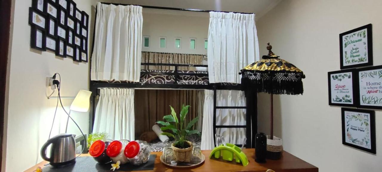 Coliving Jogja Sweet Home Kost Lengkap Di Jogjakarta エクステリア 写真