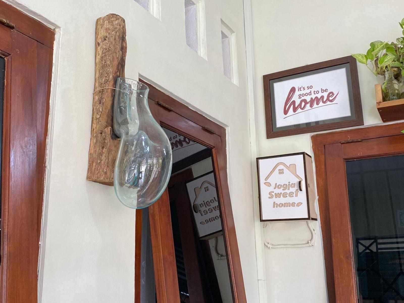 Coliving Jogja Sweet Home Kost Lengkap Di Jogjakarta エクステリア 写真